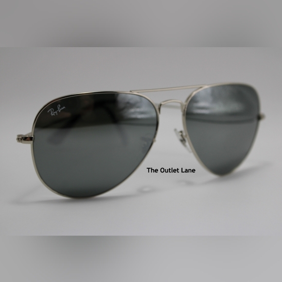 Model Display Ray-Ban Aviator Silver Mirror RB3025 - Picture 7 of 16